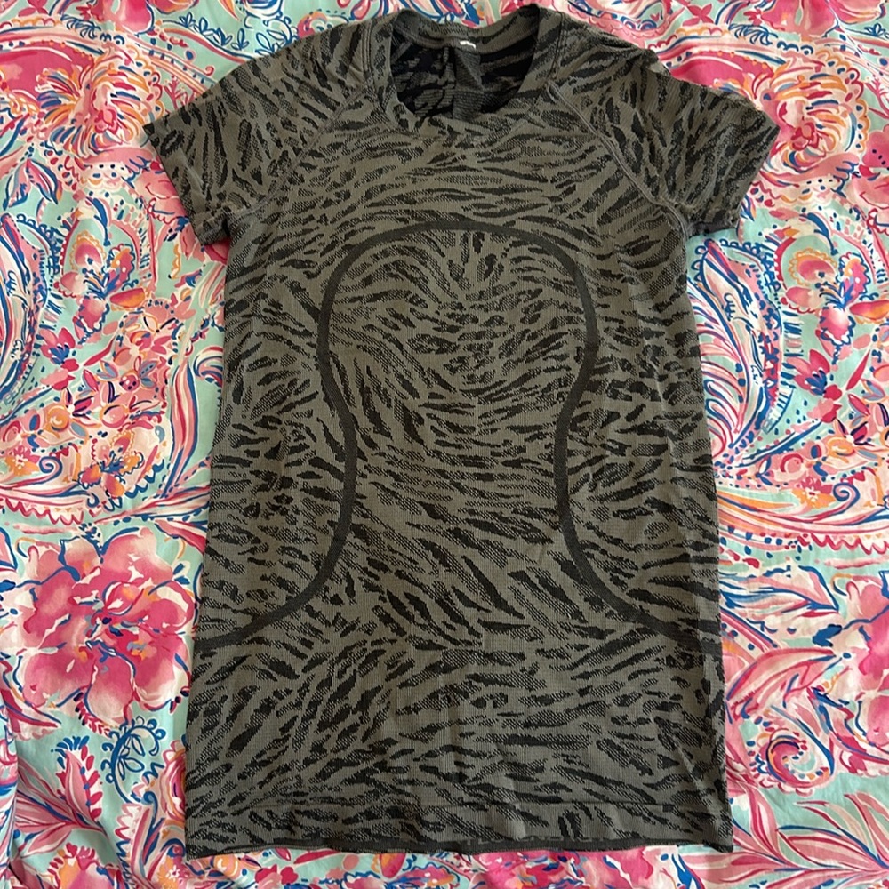 Lululemon swiftly tech 2.0- size 4